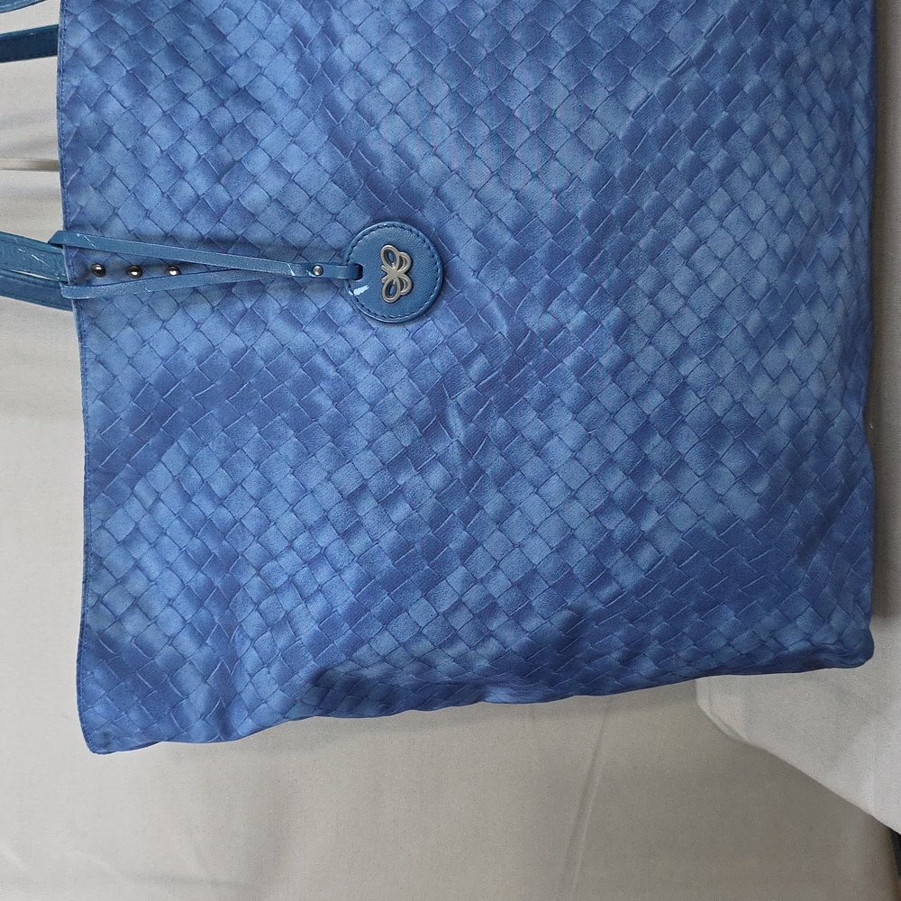 Bottega Veneta Navy Blue Intrecciato Leather Tote - Picture 3 of 16